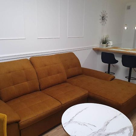 Apartament 3 Pokojowy Lub Pokoj W Mieszkaniu W Nowym Bloku Varşova Dış mekan fotoğraf
