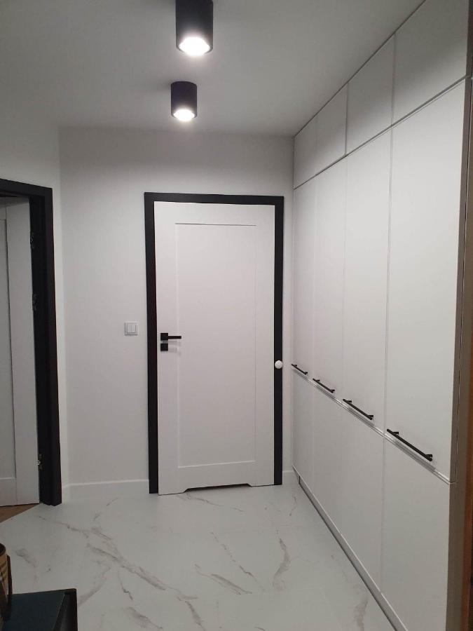 Apartament 3 Pokojowy Lub Pokoj W Mieszkaniu W Nowym Bloku Varşova Dış mekan fotoğraf