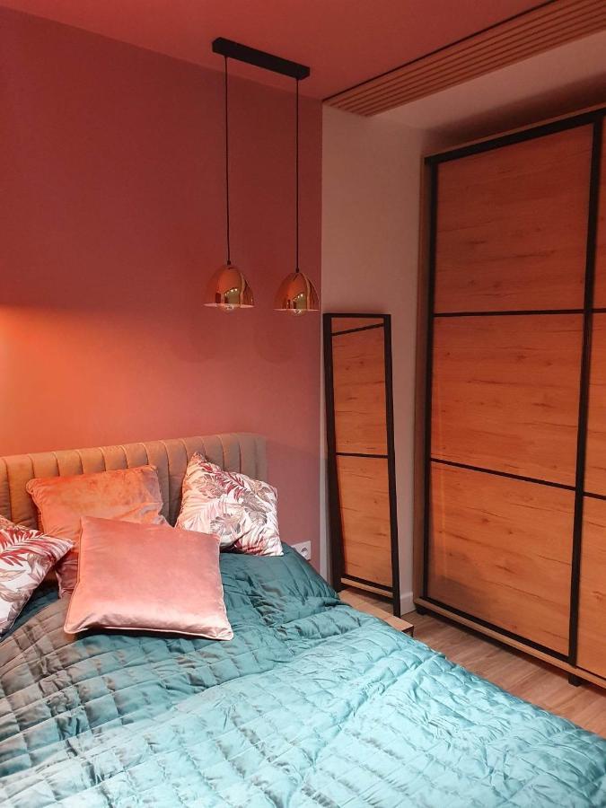 Apartament 3 Pokojowy Lub Pokoj W Mieszkaniu W Nowym Bloku Varşova Dış mekan fotoğraf