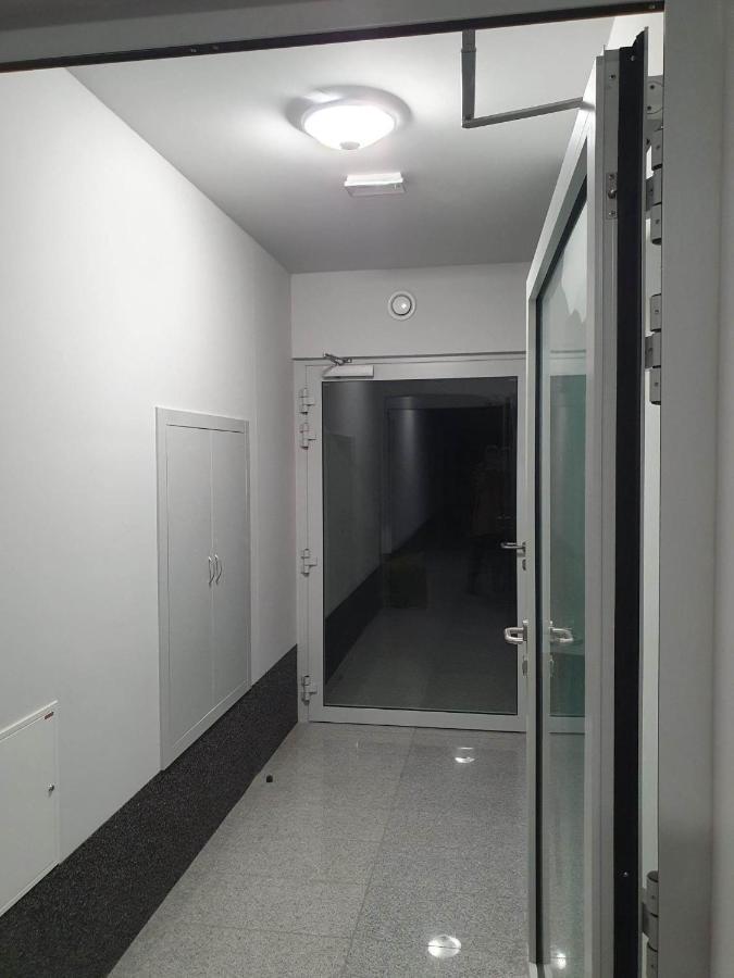 Apartament 3 Pokojowy Lub Pokoj W Mieszkaniu W Nowym Bloku Varşova Dış mekan fotoğraf