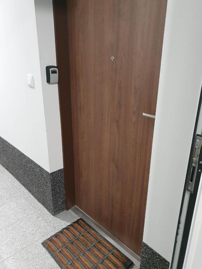 Apartament 3 Pokojowy Lub Pokoj W Mieszkaniu W Nowym Bloku Varşova Dış mekan fotoğraf