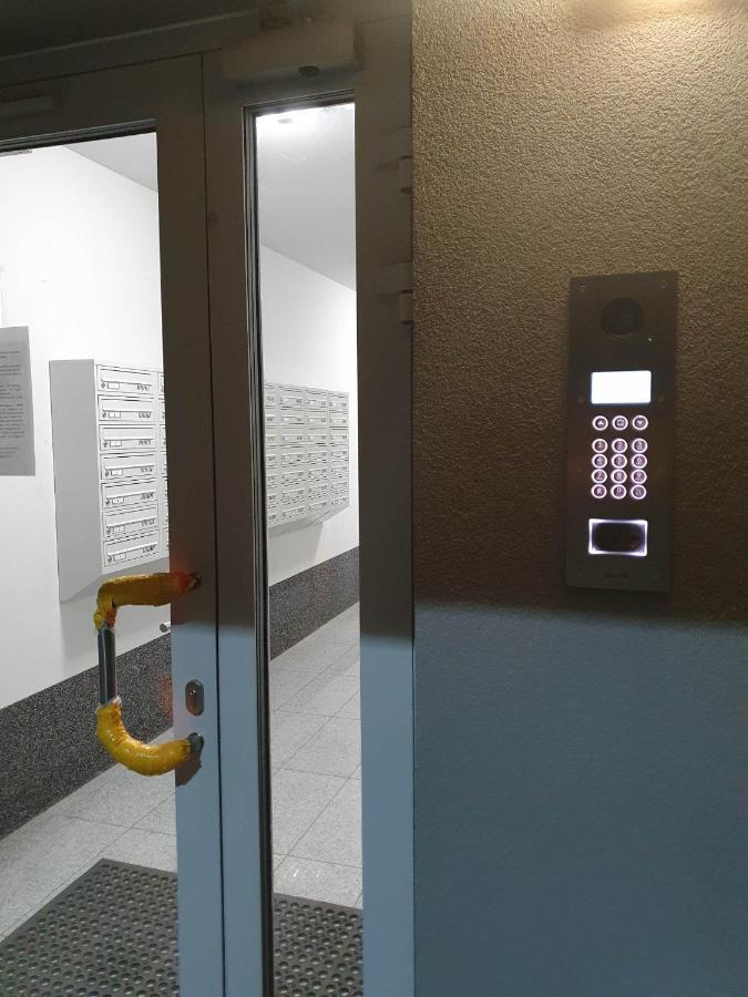 Apartament 3 Pokojowy Lub Pokoj W Mieszkaniu W Nowym Bloku Varşova Dış mekan fotoğraf