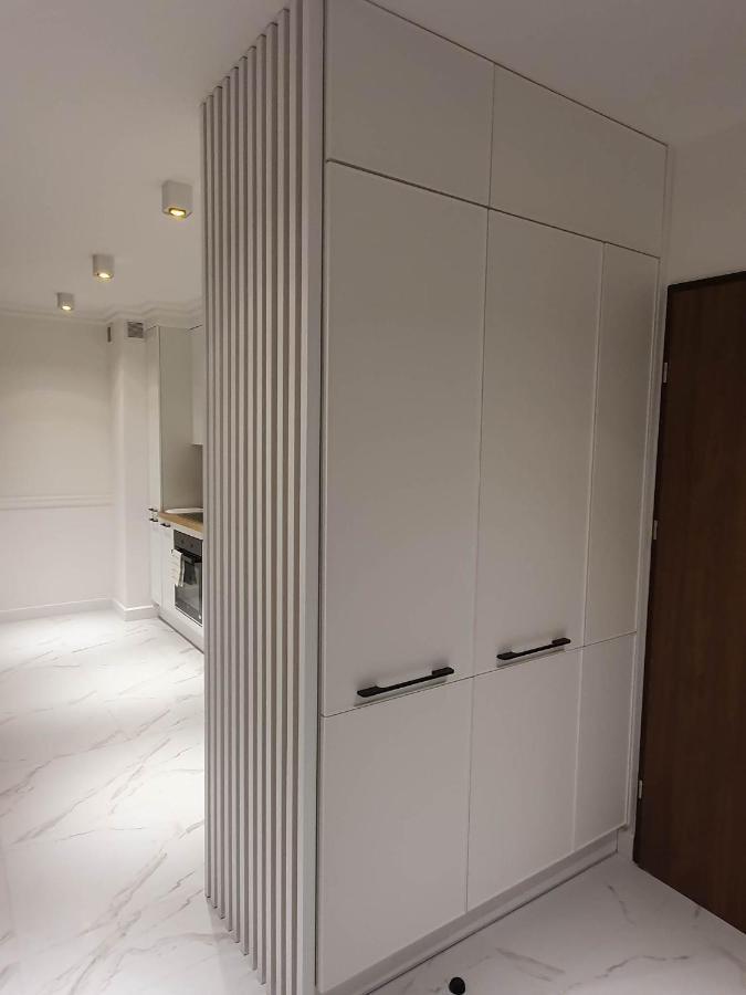 Apartament 3 Pokojowy Lub Pokoj W Mieszkaniu W Nowym Bloku Varşova Dış mekan fotoğraf