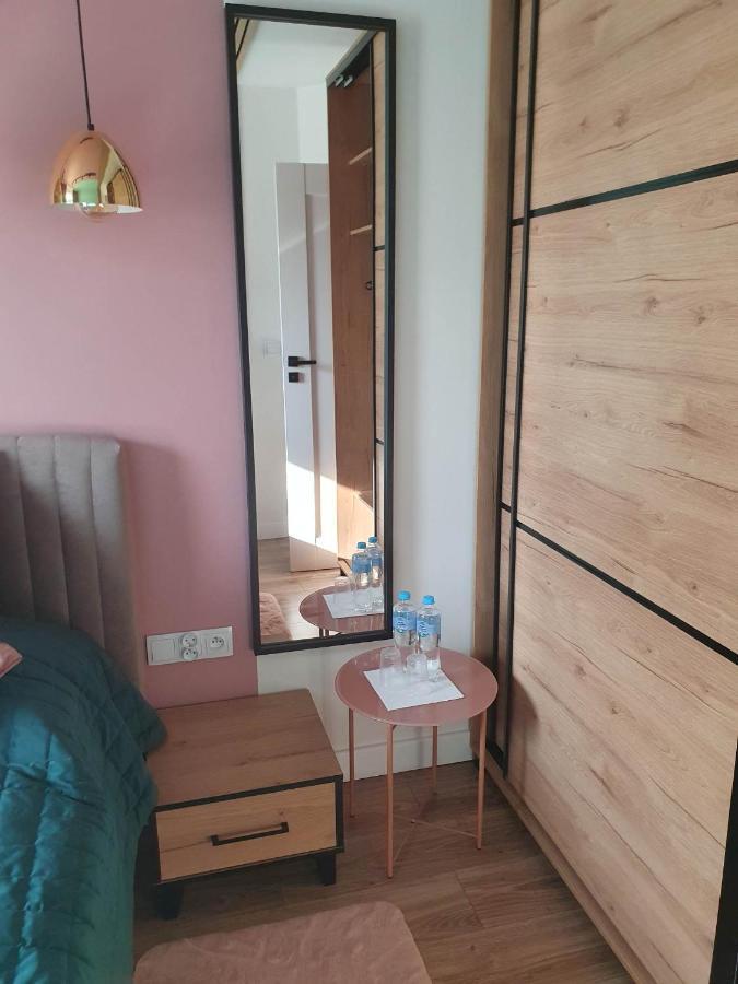 Apartament 3 Pokojowy Lub Pokoj W Mieszkaniu W Nowym Bloku Varşova Dış mekan fotoğraf
