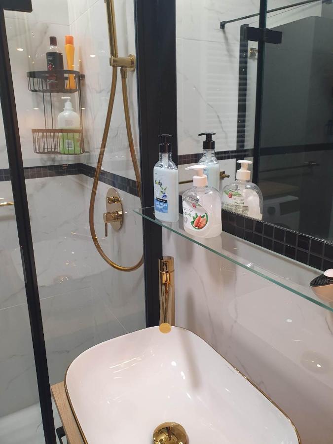 Apartament 3 Pokojowy Lub Pokoj W Mieszkaniu W Nowym Bloku Varşova Dış mekan fotoğraf