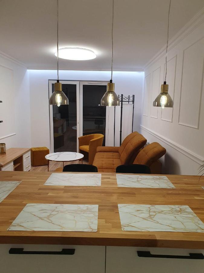 Apartament 3 Pokojowy Lub Pokoj W Mieszkaniu W Nowym Bloku Varşova Dış mekan fotoğraf