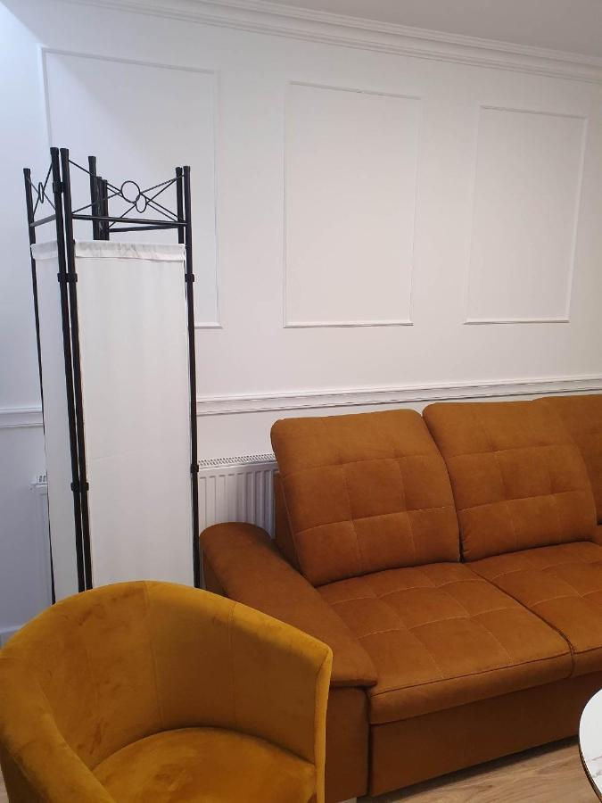 Apartament 3 Pokojowy Lub Pokoj W Mieszkaniu W Nowym Bloku Varşova Dış mekan fotoğraf