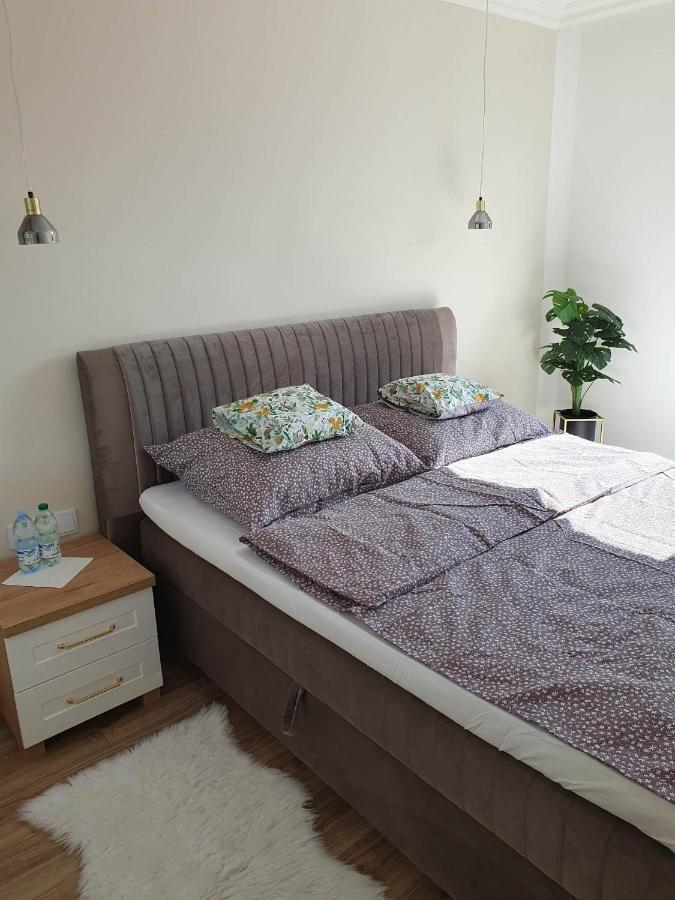 Apartament 3 Pokojowy Lub Pokoj W Mieszkaniu W Nowym Bloku Varşova Dış mekan fotoğraf