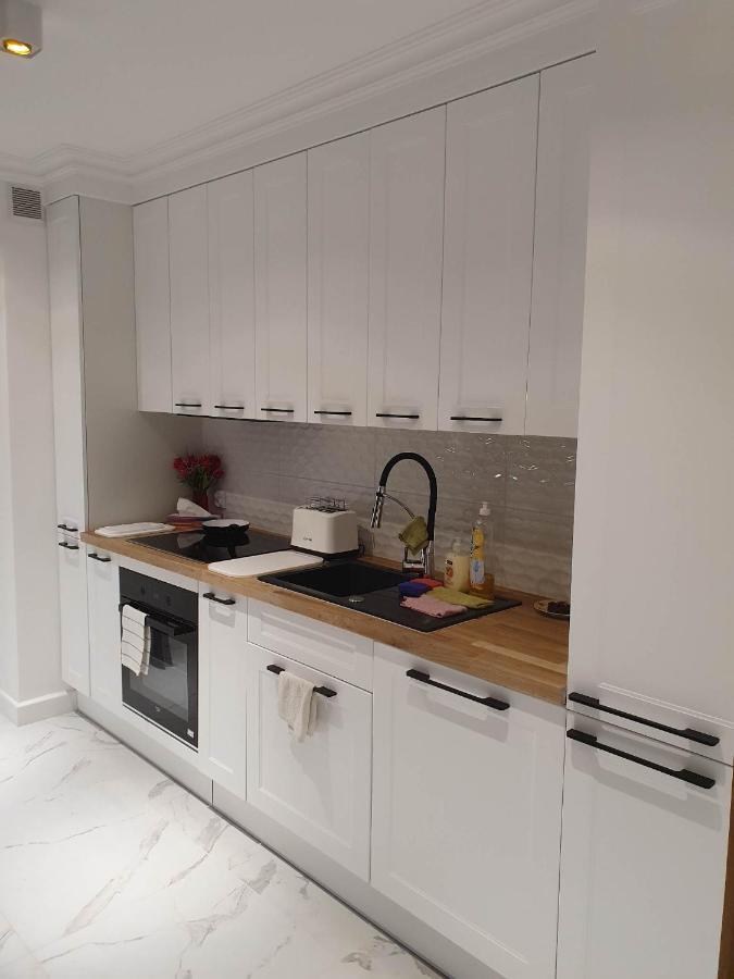Apartament 3 Pokojowy Lub Pokoj W Mieszkaniu W Nowym Bloku Varşova Dış mekan fotoğraf